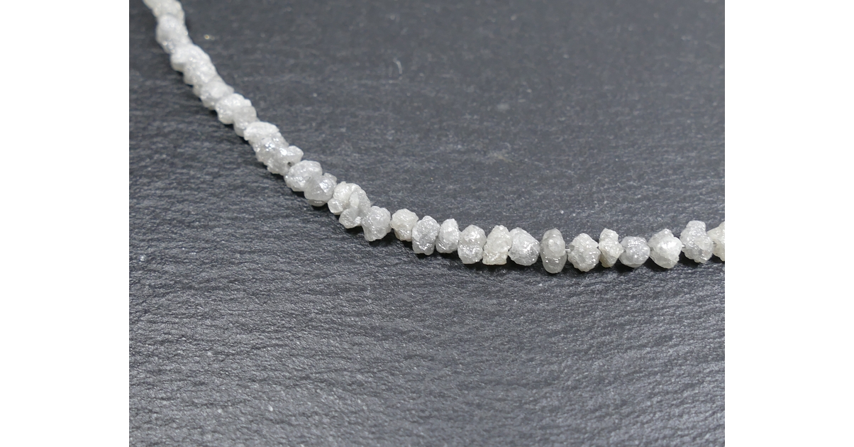 4.1x2.6 mm diamant poire sel et poivre clair gris